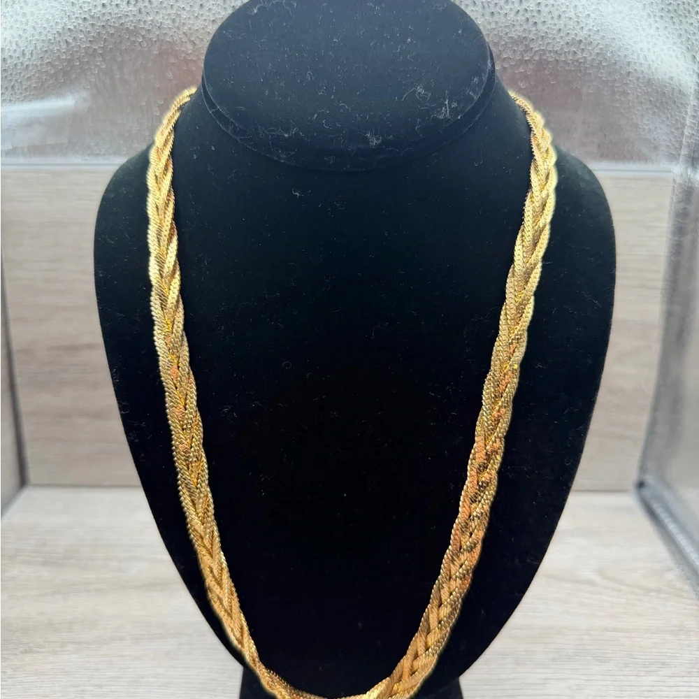 Elegant Gold Tone Braided Chain